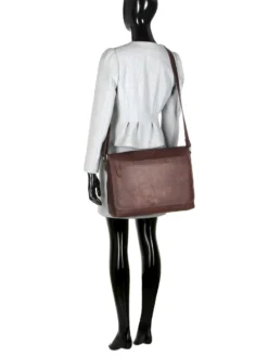 Besace Ordinateur The Chesterfield Brand Toledo 15 Pouces 29 Besace Ordinateur The Chesterfield Brand Toledo 15 Pouces -Delsey Valises Boutique besace the chesterfield brand 780822z