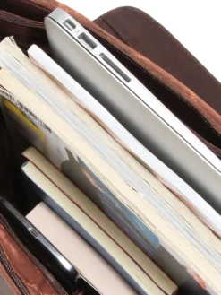 Besace Ordinateur The Chesterfield Brand Toledo 15 Pouces 24 Besace Ordinateur The Chesterfield Brand Toledo 15 Pouces -Delsey Valises Boutique besace the chesterfield brand 780834z